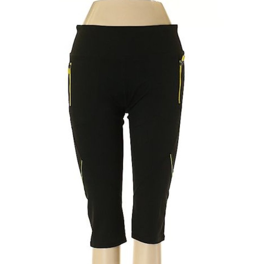 Fabletics Active Capri pants w/pockets!